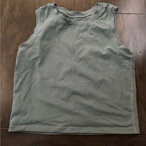 Bundle of 4 paragon fitwear Columbia crop tops